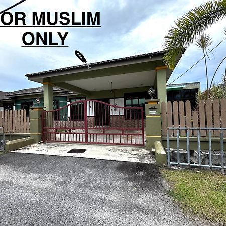 Homestay Melaka Urich Екстер'єр фото